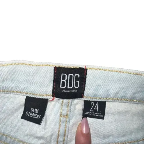 BDG  Size‎ 24 Super Light Wash Slim Straight Jeans with Raw Hem