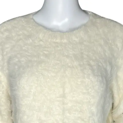 Kendall & Kylie Sweater Womens Small Cream Fuzzy Knit Cropped Soft Cozy Neutral