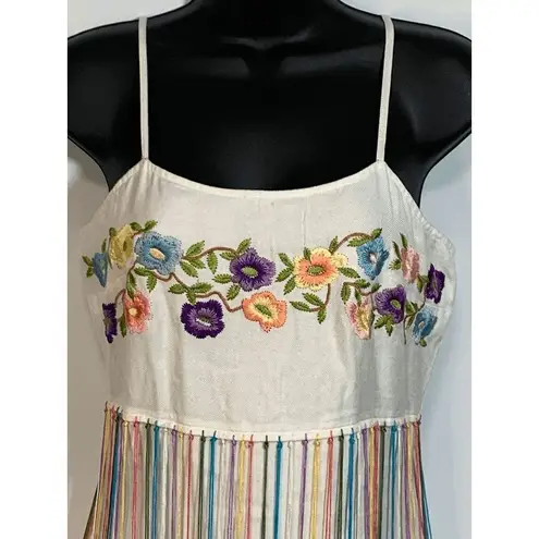 Womens Top Embroidered Floral Sleeveless Fringe White One Size White Size undefined