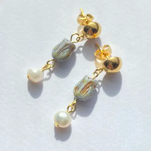 Handmade quality Czech glass flower beads & natural shell pearls chic boho vintage style dangle earrings💚