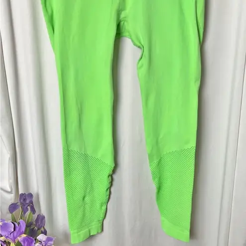 SheFit Neon Green Seamless 7/8 Leggings Size Small