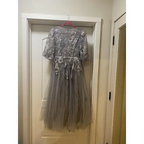 Mac Duggal 20418 Dress Womens 12 Gray Floral Embroidered Tulle Midi Evening Gown