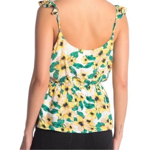 Cupcakes & Cashmere Summer Floral Mock