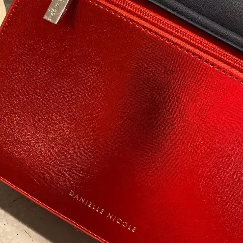 Danielle Nicole Marvel Captain American purse / crossbody