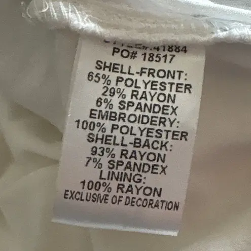 Skies Are Blue Nutria Embroidered Sleeveless Top White & Blue Size Large