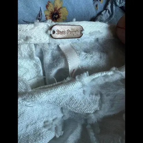 Free People  Elegant White Puff Sleeve Blouse size Large