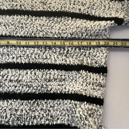 Calvin Klein  Crewneck Women Fuzzy Soft White Black Striped Sweater Small