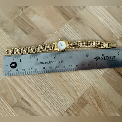 Seiko Vintage Ladies Watch Gold-Tone Bracelet Case Hands White Dial New Battery