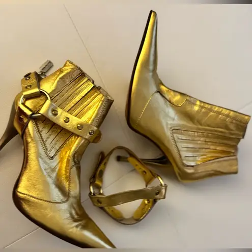 DENNY ROSE METALLIC GOLD BOOTIES WITH LOGO CHARM Size 6