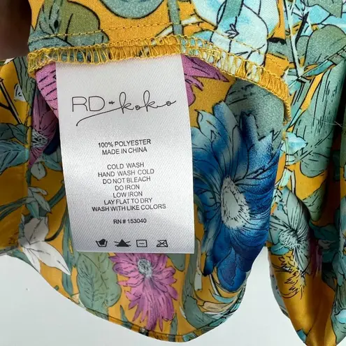 RD & Koko Floral Shirred Long Sleeve V