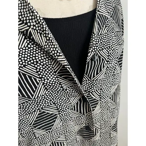 Notations Geometric Print Short Sleeve Button Up Large