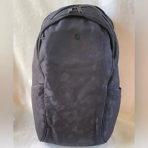 Lululemon  Out Of Range Backpack in Camo Vol 20L - Image 2