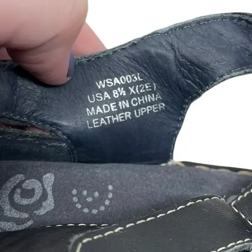 Propet “Jenna” Black Leather Closed Toe Fisherman Sandals Women’s Size 8.5