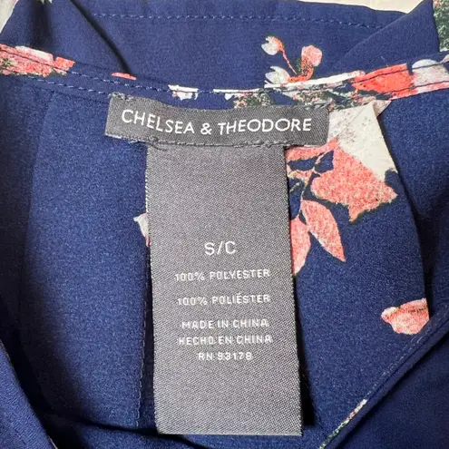 Chelsea & Theodore Women's S Navy Floral Short Sleeve Blouse Chiccore Softcore Blue