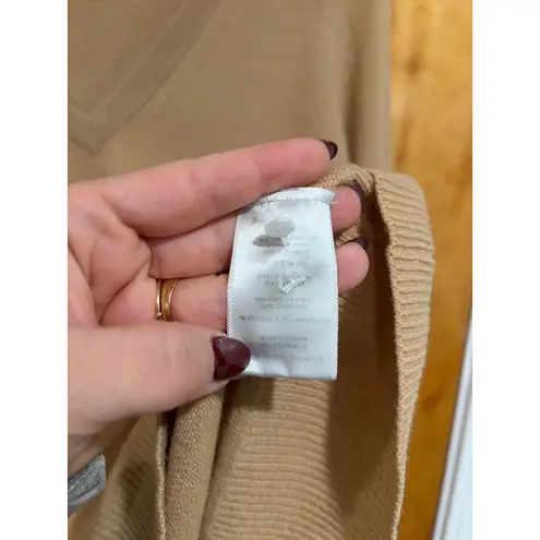 Equipment 100% Merino Wool Camel Tan V-Neck Sweater Women’s M Holiday Layering