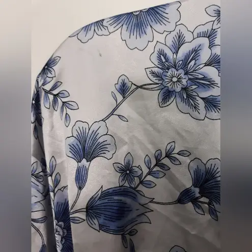 Morgan Taylor Intimates robe