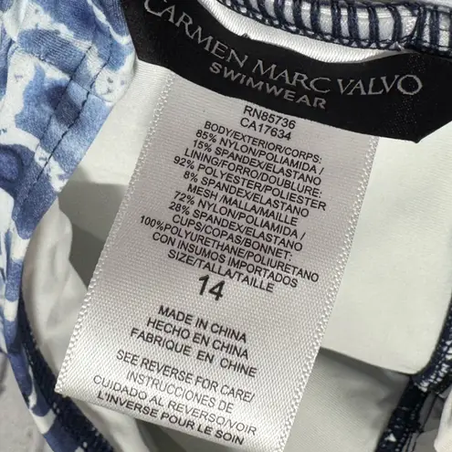 Carmen Marc Valvo
Women's Printed V-Neck O-Ring One-Piece Swimsuit size 14