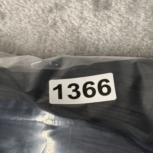 Elie Tahari Elie. Pants Women Small Black Wide Leg Crop Pants Neutral Minimalist