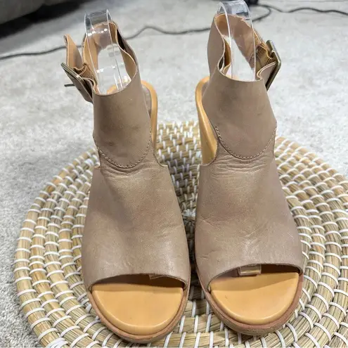 Kork-Ease Women’s Linden Ankle Strap Blocked Heel Sandals Leather in Tan Size 9