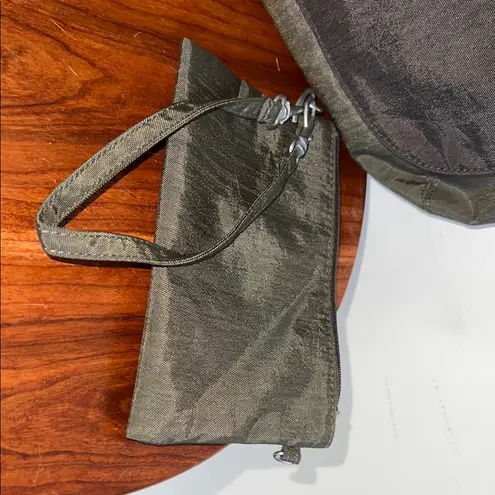 Baggallini Black and Green Messenger Bag with Sleek Design NWOT