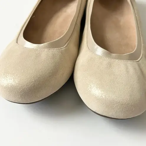 Vionic Anita Ballet Flat in Gold Suede Size 6.5