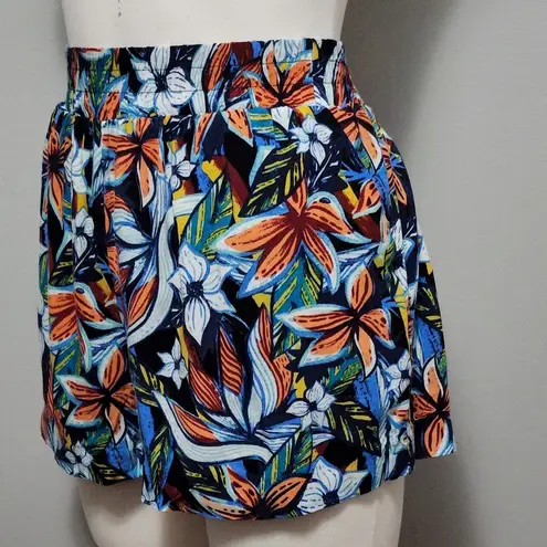 Apt. 9  black tropical floral Challis pull on shorts size medium