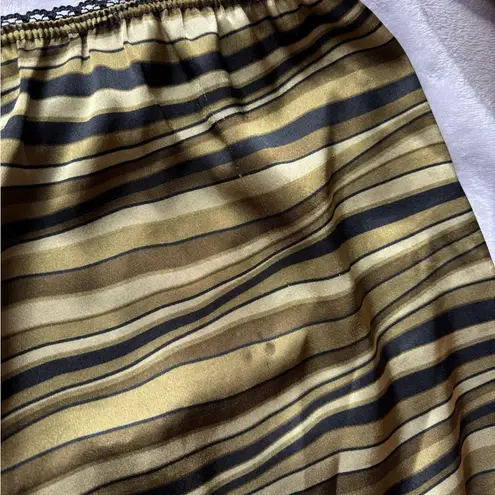 green and black striped design pj set pajama set with black floral lace trim Size L