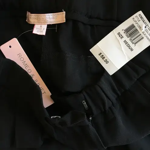 Romeo + Juliet Couture  size medium dress pants