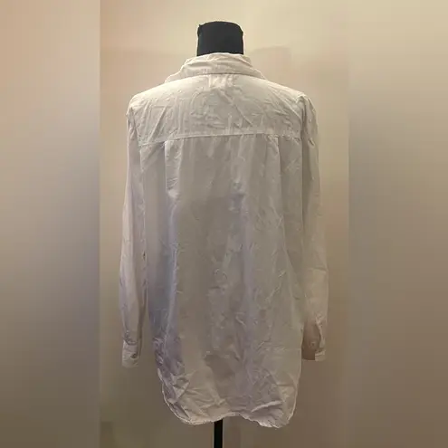 Japna - Classic White Woman's button-down Shirt Size L