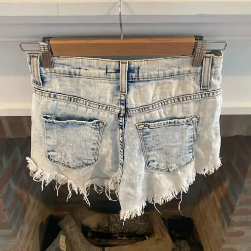 Vibrant  Light Wash Cut Off Bohemian Denim Casual Shortie Shorts size Small