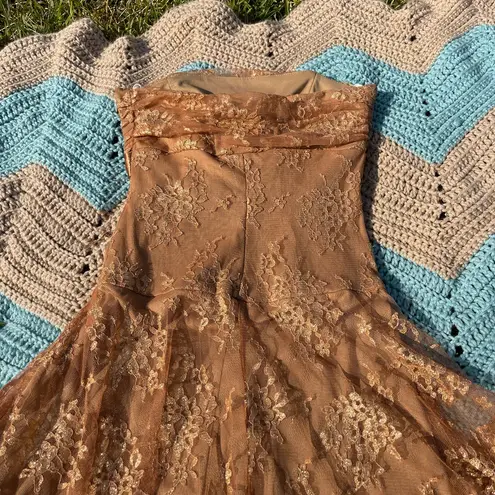 Yves vintage golden coppery strapless lace dress w/handkerchief hem. Size M. Gold Size M