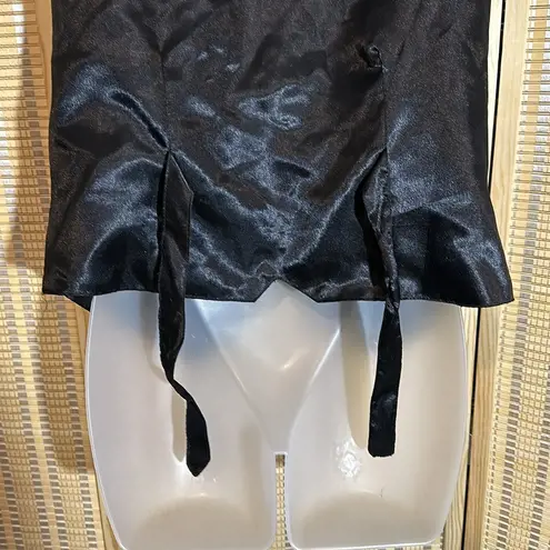 Modi Vintage 1980s or 1990s Gold Black Sequined and Beaded Silk Vest Medium