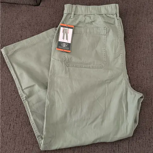 G.H. Bass & Co • Women's Chino Ankle Pant • Stretch Cotton Blend • Green Size 16