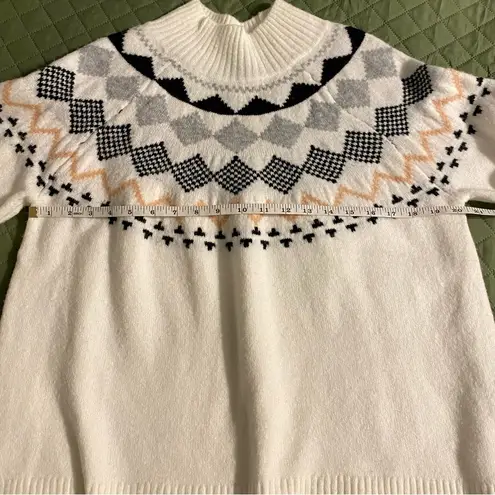 Vince Camuto  Sweater