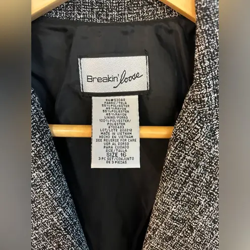 Danny & Nicole Breakin’ Loose Tweed Blazer Color Black & White Size 16 - Image 3