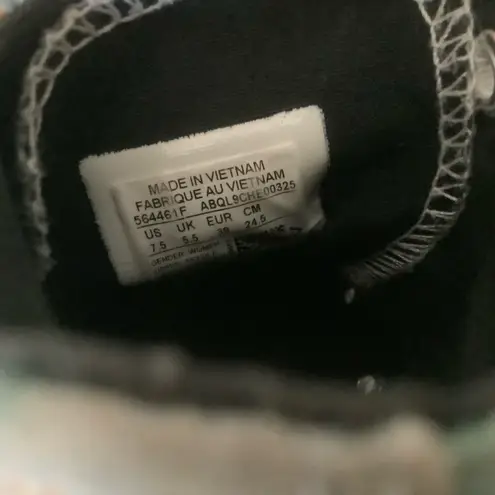 Converse Chuck Taylor all star mosaic design high top sneakers lace up size 7.5 - Image 7