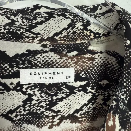 Equipment  Long Sleeve Silk Mixed Animal Print Buttondown Shirt Size Small S EUC