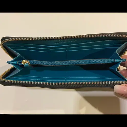 Michael Kors  Black Leather Zip Wallet