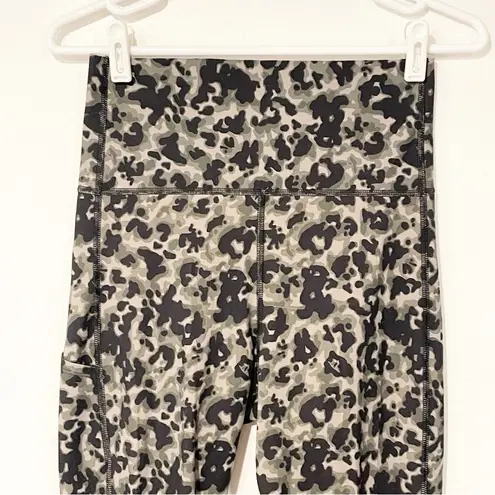 MiracleSuit  Size Large Tortoise Shell Tummy Control Performance Leggings - Image 3