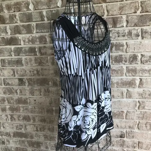 Dress Barn  Sleeveless EmbellishTunic Top Medium Black White Floral Abstra…