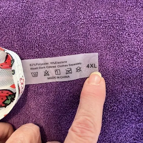 Size 4XL 3 piece strawberry print bikini top bottom coverup EUC Red