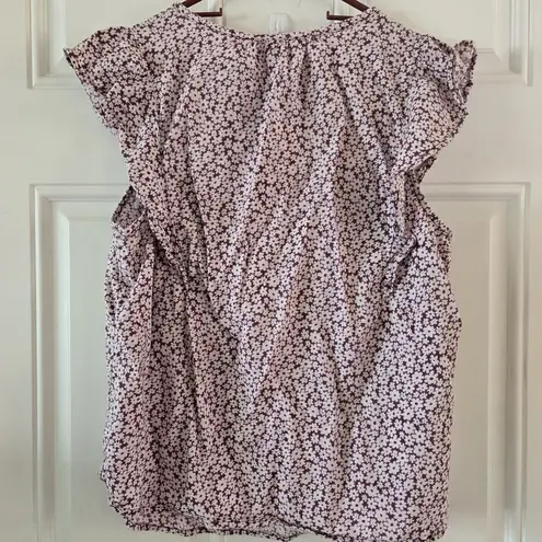 Dip Women Size L Light Pink Top With Flowers Flutter Sleeves Thin Light Weight Size L