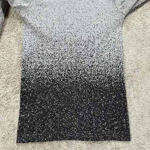 Athleta  Flurry Blizzard Gradient Turtleneck Shirt Longsleeve in Black Gray XS