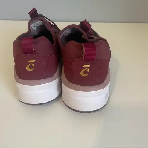 Clove Classic Limited Edition Royal Maroon nursing shoes Red Size 9