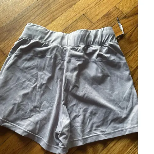 Lululemon On The Fly Lilac Shorts 2.5” Inseam Medium