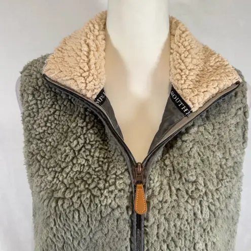 Simply Southern  gray and tan soft fuzzy Sherpa vest size small