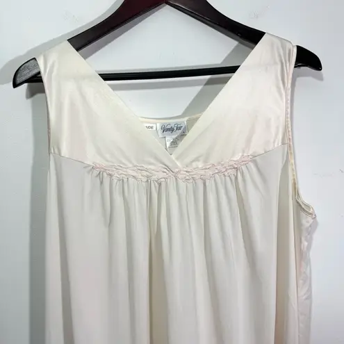 Vanity Fair Vintage Light Pink Sleep Gown