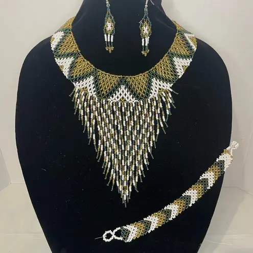 Handmade Elegant Beaded Necklace Set in Gold,green & White. Gold