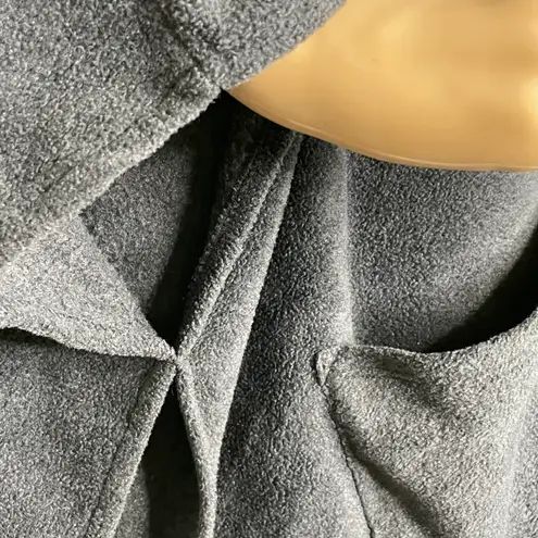 Moda Le Gray Cape With Buckle Closure and Black Fur Trim Collar One Size