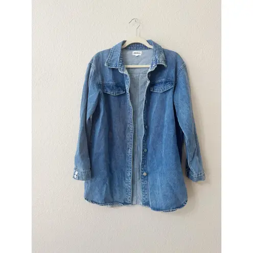 superdown  Oversized Denim Shirt Jacket Size Small Light Wash Casual Layering - Image 2